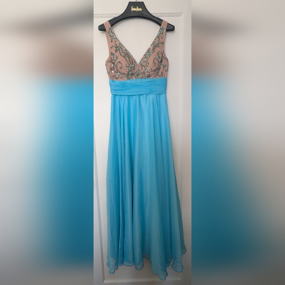 IGNITE EVENINGS By Carol Lin Beaded Padded Mesh Fit Flare Lined Gown Dress. Sz 6